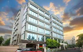 โรงแรมเลค คาสเซิล